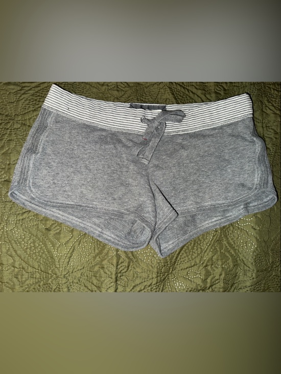 Abercrombie & Fitch Pants - Abercrombie & Fitch Gray Striped Waist Knit Shorts